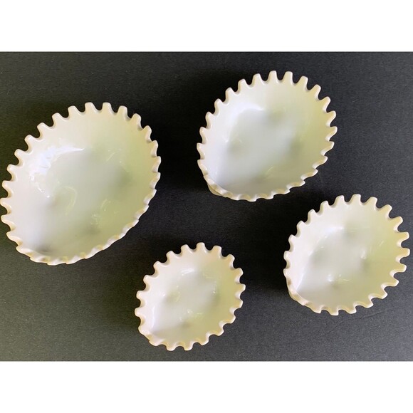 Adorable Vintage Nesting Hedgehogs - White Ceramic Set of  Adorable Vintage Nesting Hedgehogs - White Ceramic Set of Four - Rare Find